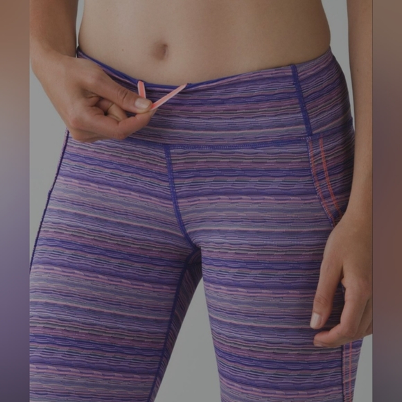 Lululemon Run: Top Speed Crop | Space Dye Twist Iris Flower Pink Shell  size 6 - Picture 2 of 7